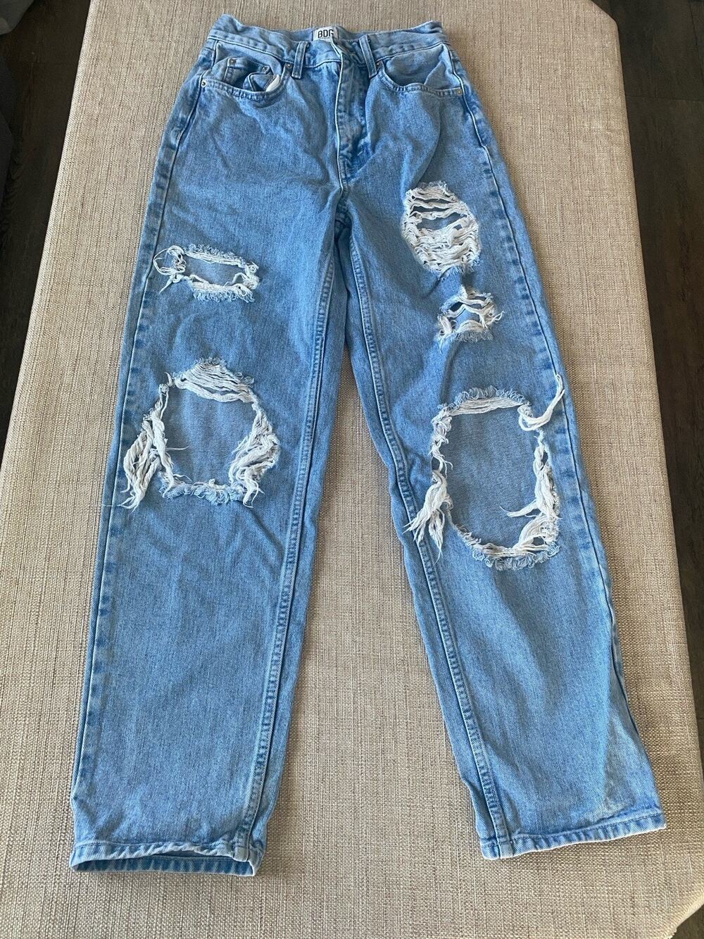 BDG High-Rise Baggy Distressed Light Wash Jeans Size 26 Urban Outfitters Ripped